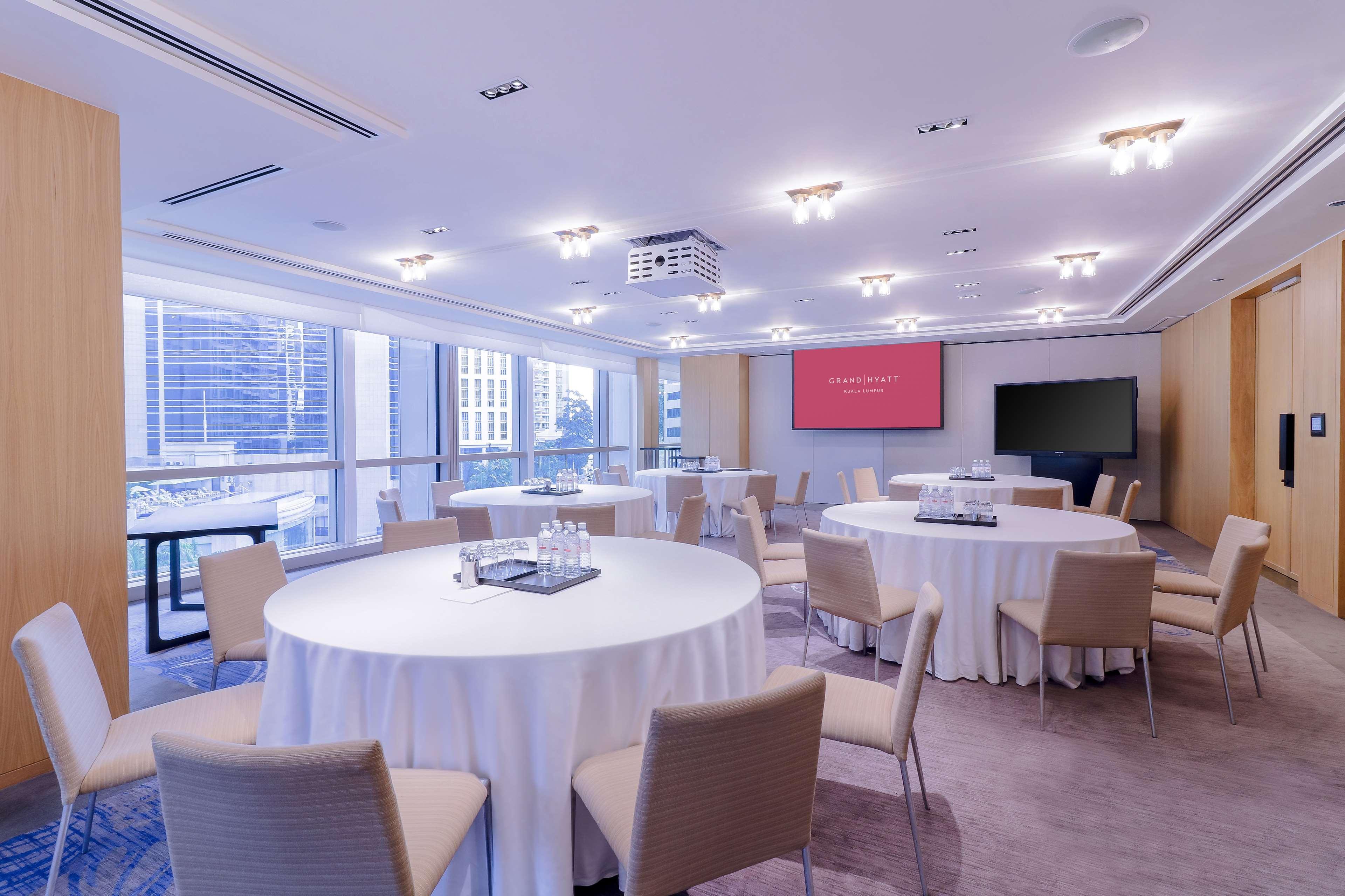 Grand Hyatt Hotel 5*